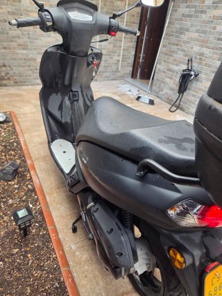 Ciclomotor Peugeot Kisbee Black Edition