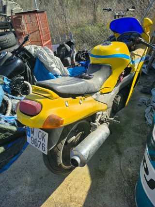 Kawasaki ZZR1100 Amarilla Sportbike