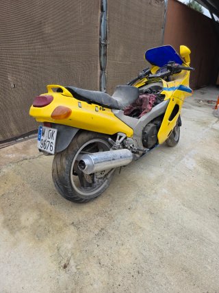 Kawasaki ZZR1100 Amarilla Sportbike