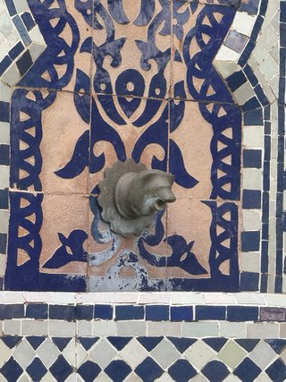 Fuente Marroquí Artesanal Azulejos