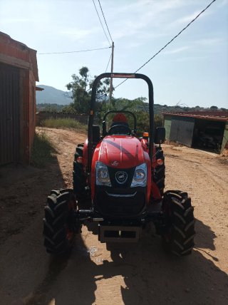 Tractor Kioti CK4530 Rojo