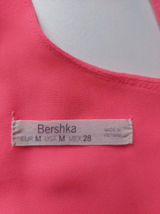 Camisa tirantes Bershka rosa talla M