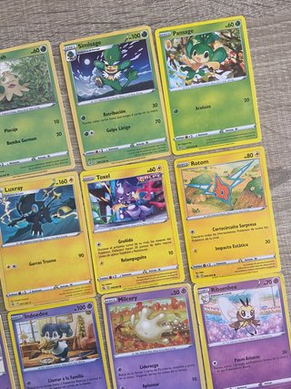 32 Cartas Pokémon Originales (Español)