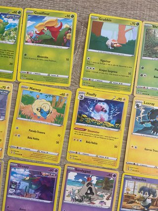 32 Cartas Pokémon Originales (Español)