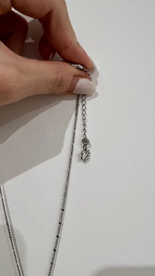 Collar Swarovski con piedra blanca