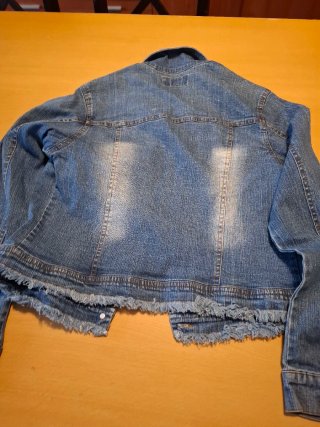Chaqueta vaquera con parches