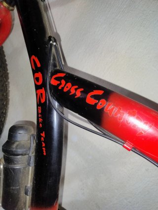 Bicicleta Cross Country Roja y Negra