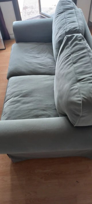 Sofá de dos cuerpos gris