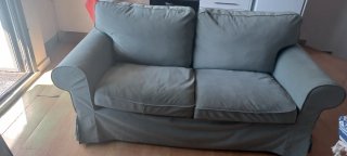 Sofá de dos cuerpos gris
