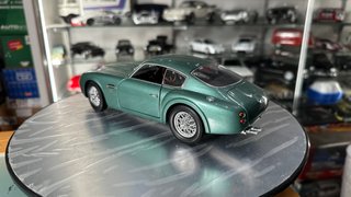 Aston Martin DB4 Zagato 1960 escala 1:18