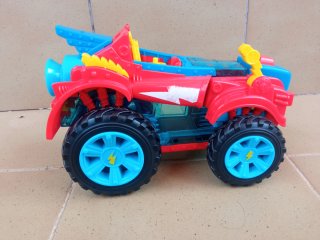 Superthings Monster Truck