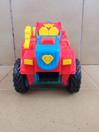 Superthings Monster Truck