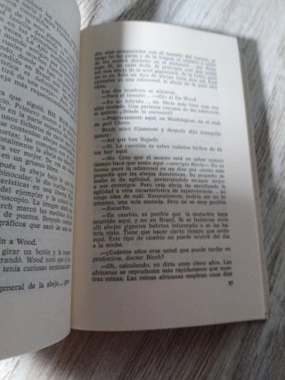 Libro El enjsmbre. Por arthur Herzog