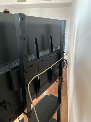 Mueble TV Metálico Ajustable