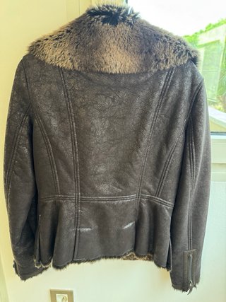 Abrigo Armani Jeans con cuello y interior de pelo
