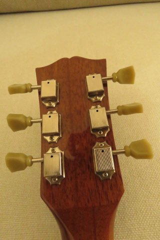 TOKAI J62 VS Guitarra Acústica