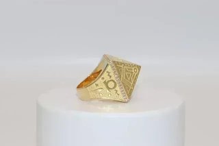 Anillo Sello Pirámide 18K