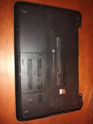 HP 15-n058ss Portátil