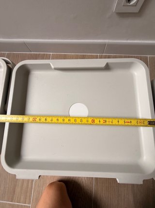 Contenedores de reciclaje beige/gris