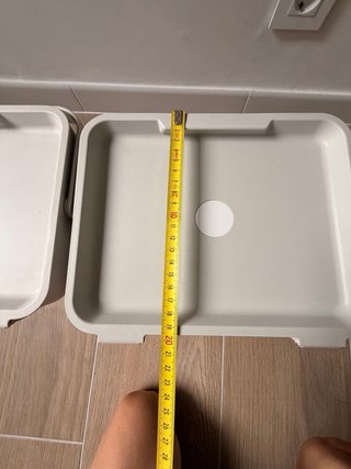 Contenedores de reciclaje beige/gris