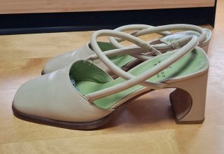 Zapatos Muxart ceremonia beige