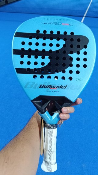 Pala Bullpadel Vertex Woman 2026