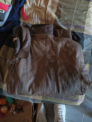 Chaqueta de piel marrón