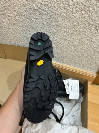 Botas de Montaña y Trekking La Sportiva Negras
