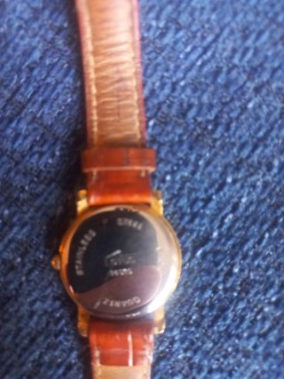 Reloj Lotus Dorado y Marrón