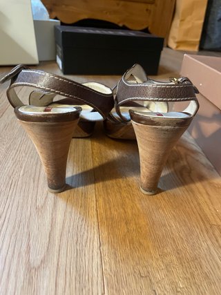 Scarpe con tacco Prada