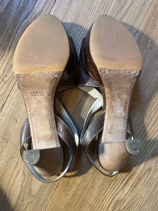 Scarpe con tacco Prada