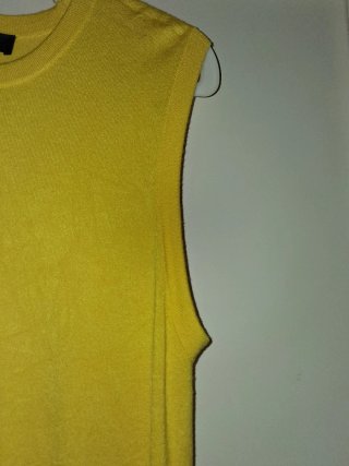 Jersey sin mangas cuello redondo amarillo talla 42