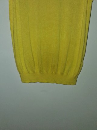 Jersey sin mangas cuello redondo amarillo talla 42