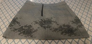 Falda Zara Talla S Cuadros y Flores