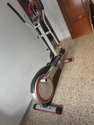 Elíptica DM700E