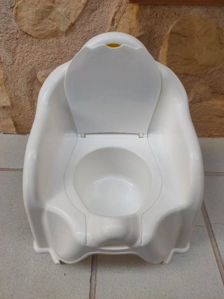 Orinal y adaptador para bebé con diseño