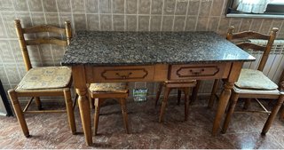 Conjunto mesa mármol y 4 sillas cocina madera