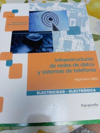 Infraestructuras de redes de datos y sistemas d...