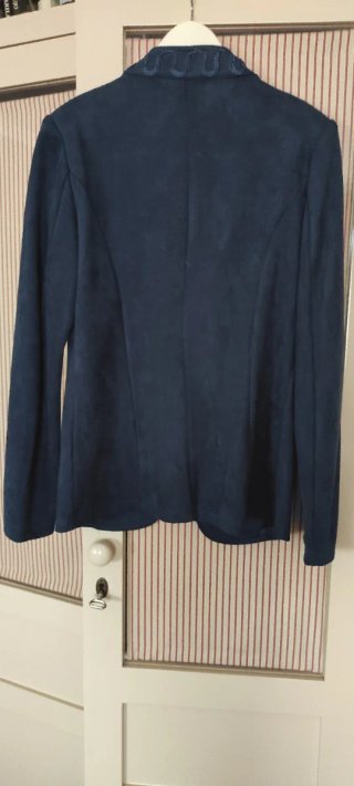 Chaqueta azul bordada