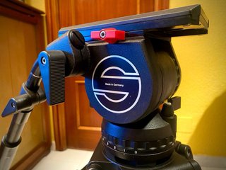 Trípode Sachtler V-18III ENG 2 CF + funda