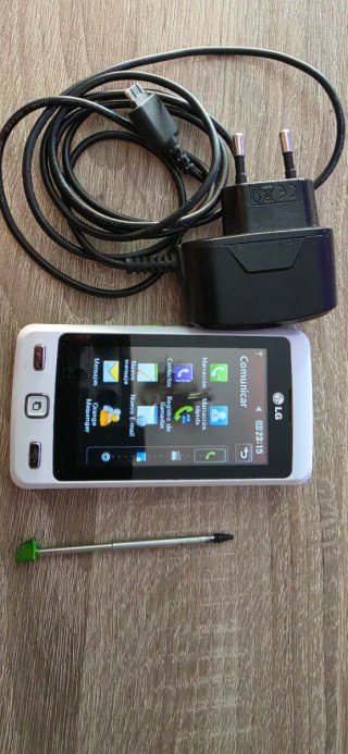 LG KP501 Movil Blanco y Negro
