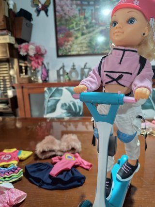 Nancy y su patinete