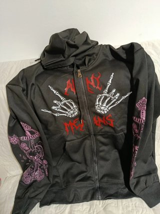 Sudadera con cremallera y estampado
