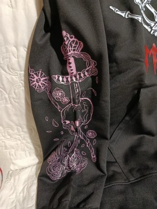 Sudadera con cremallera y estampado