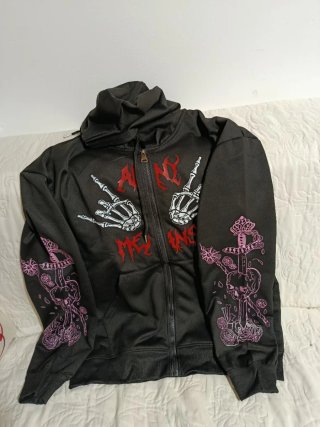 Sudadera con cremallera y estampado