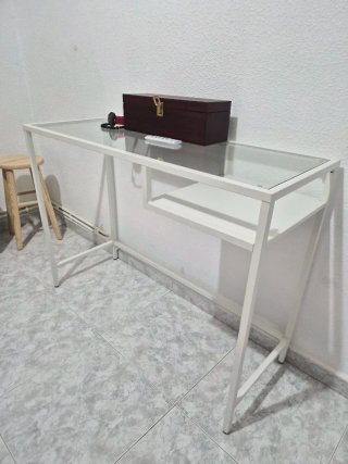 Escritorio cristal y metal blanco