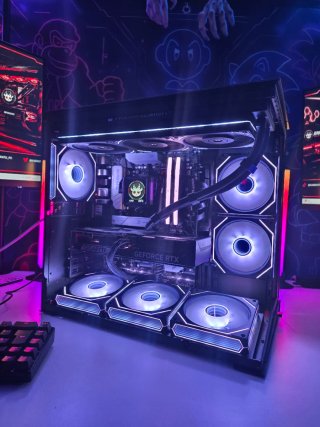 PC Gaming Ryzen 7 7800X3D + RTX 5060 Ti