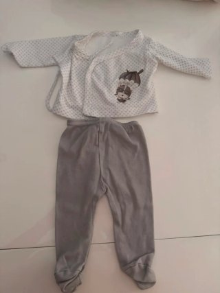 Conjunto bebé punto azul y blanco