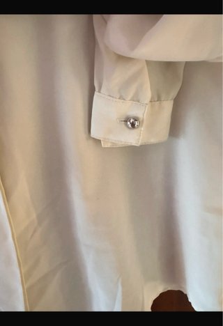 Camisa de senhora bege elegante