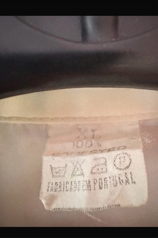 Camisa de senhora bege elegante